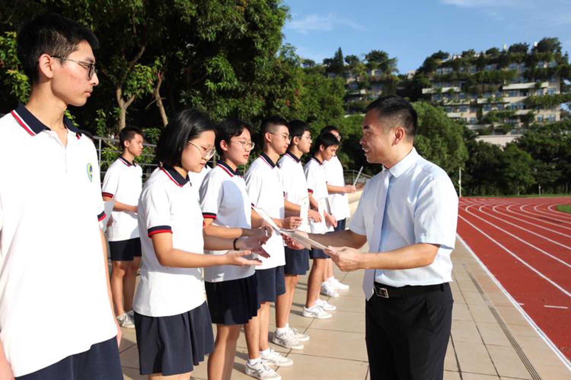 志学鸿途教育